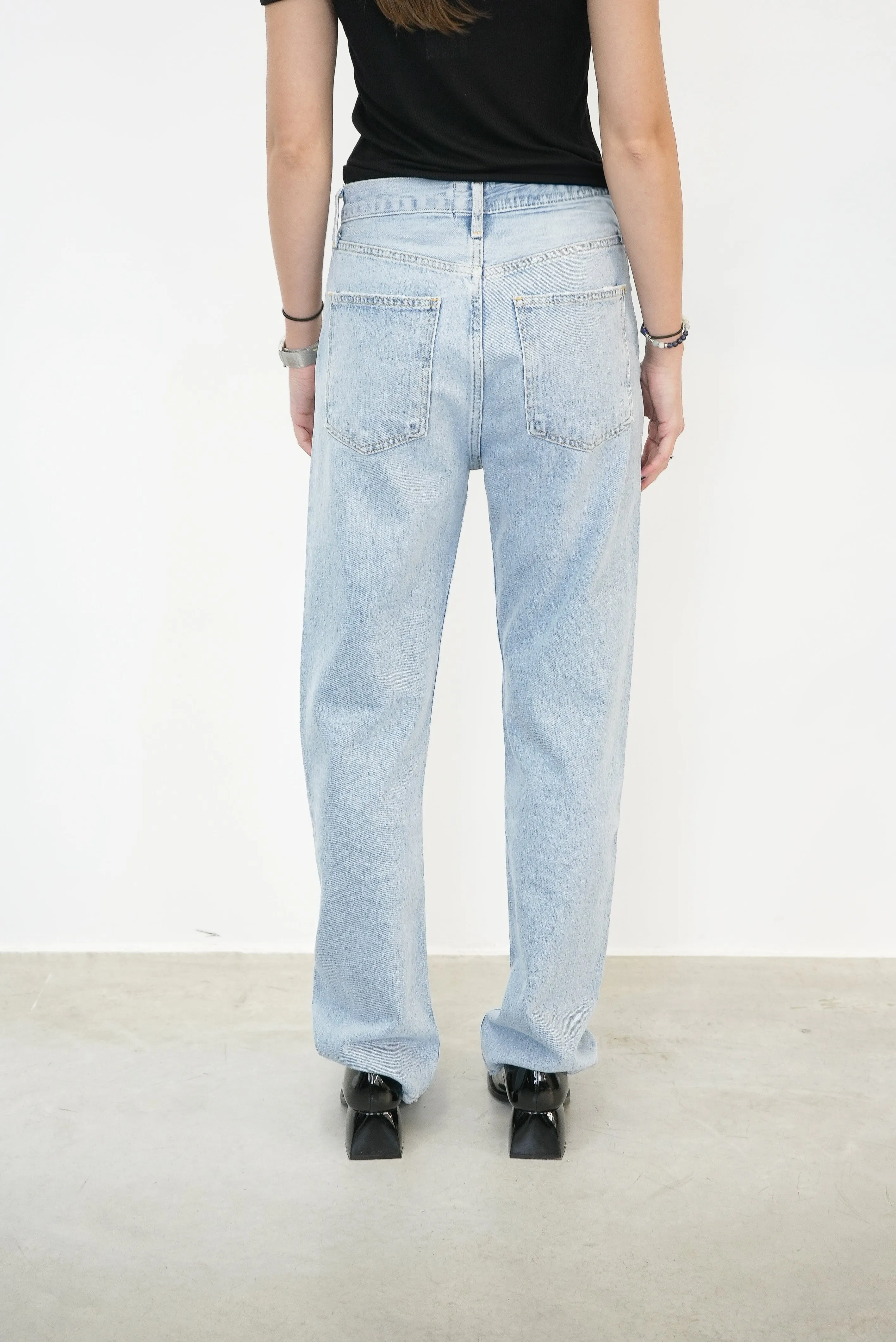 90s LOOSE FIT JEANS WITH PINCH WAIST IN FLASH