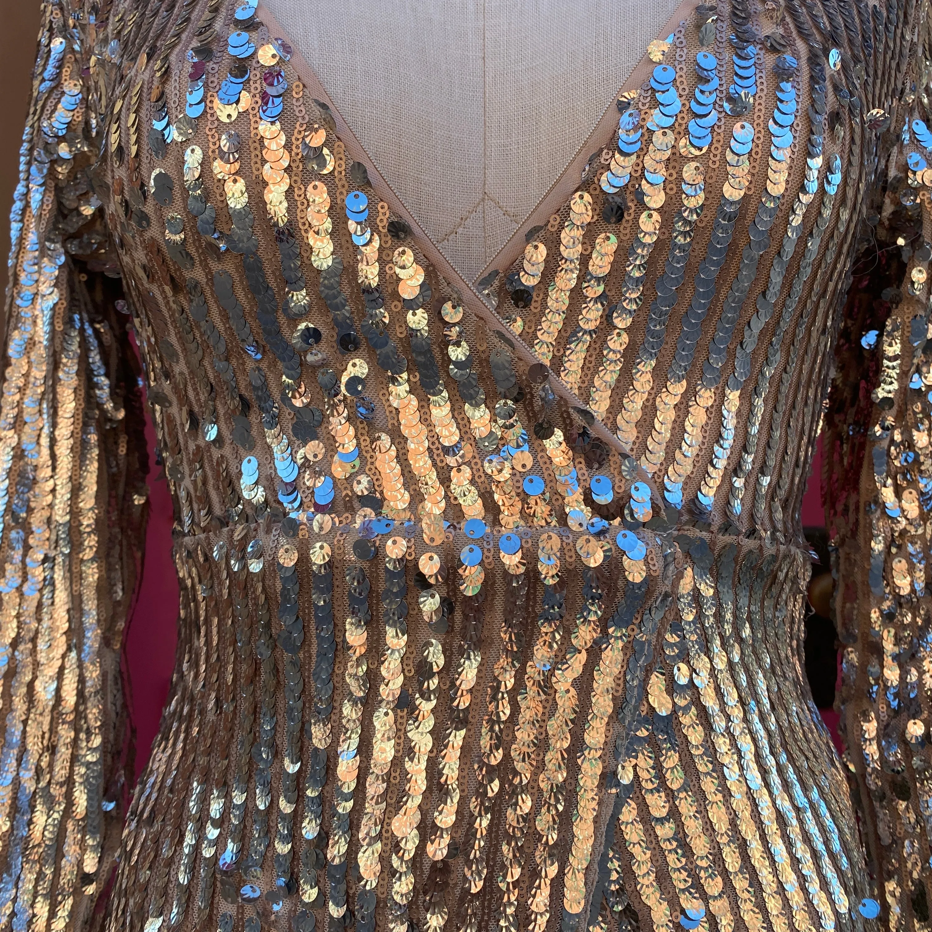 Club London silver sequined long sleeve dress size 2