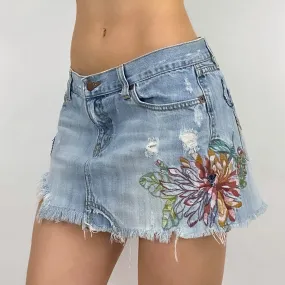 Early 2000's Embroidered Mini Skirt - Medium