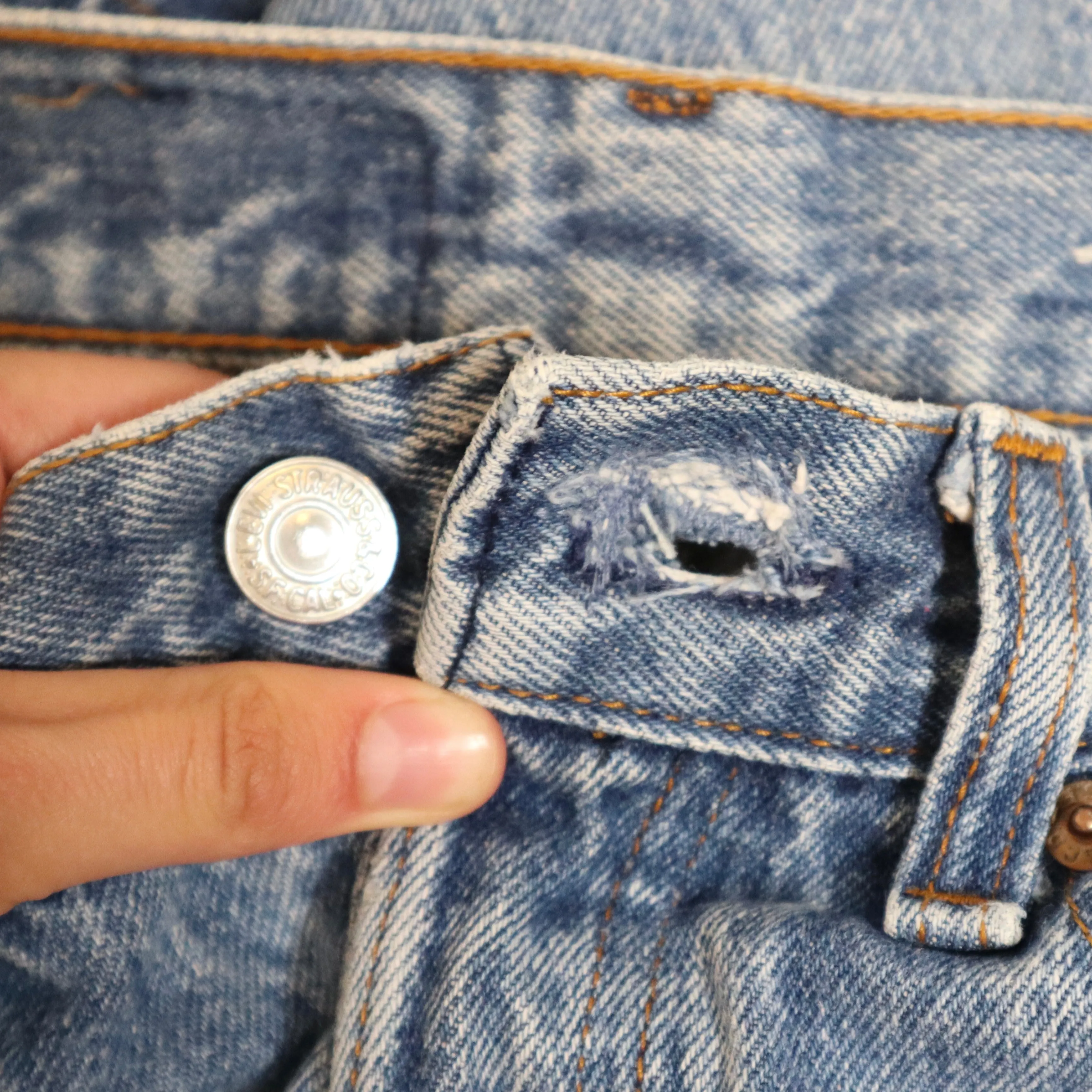 Levi's High Waisted Jeans (XS-S) 