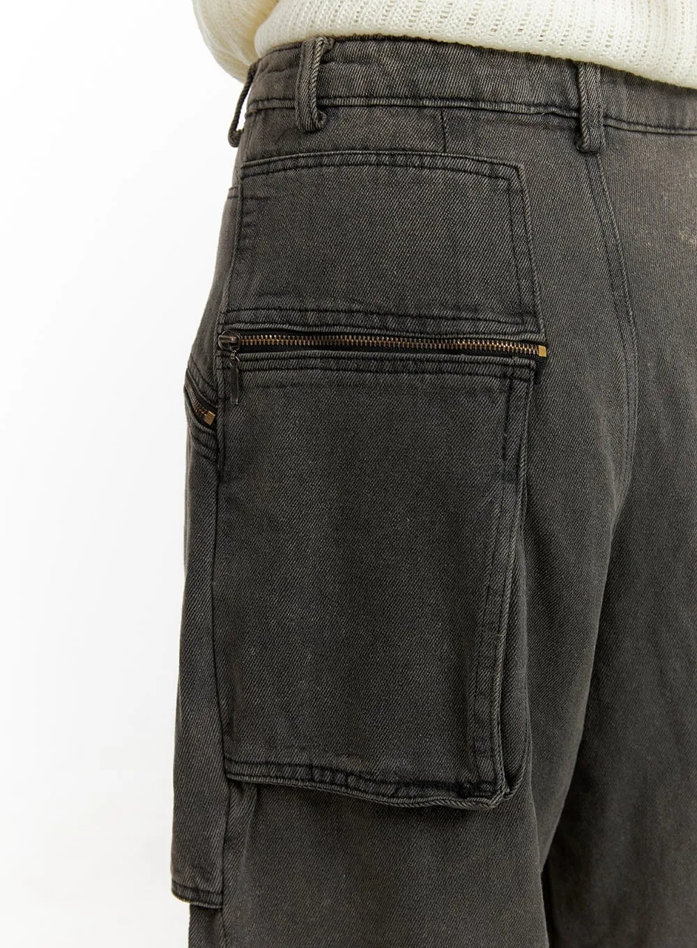 Loose Fit Cargo Jeans CY402