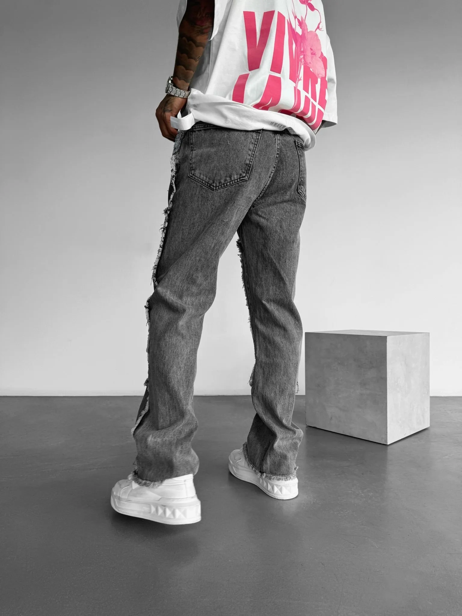 Loose Fit Torn Detail Jean - Anthracite