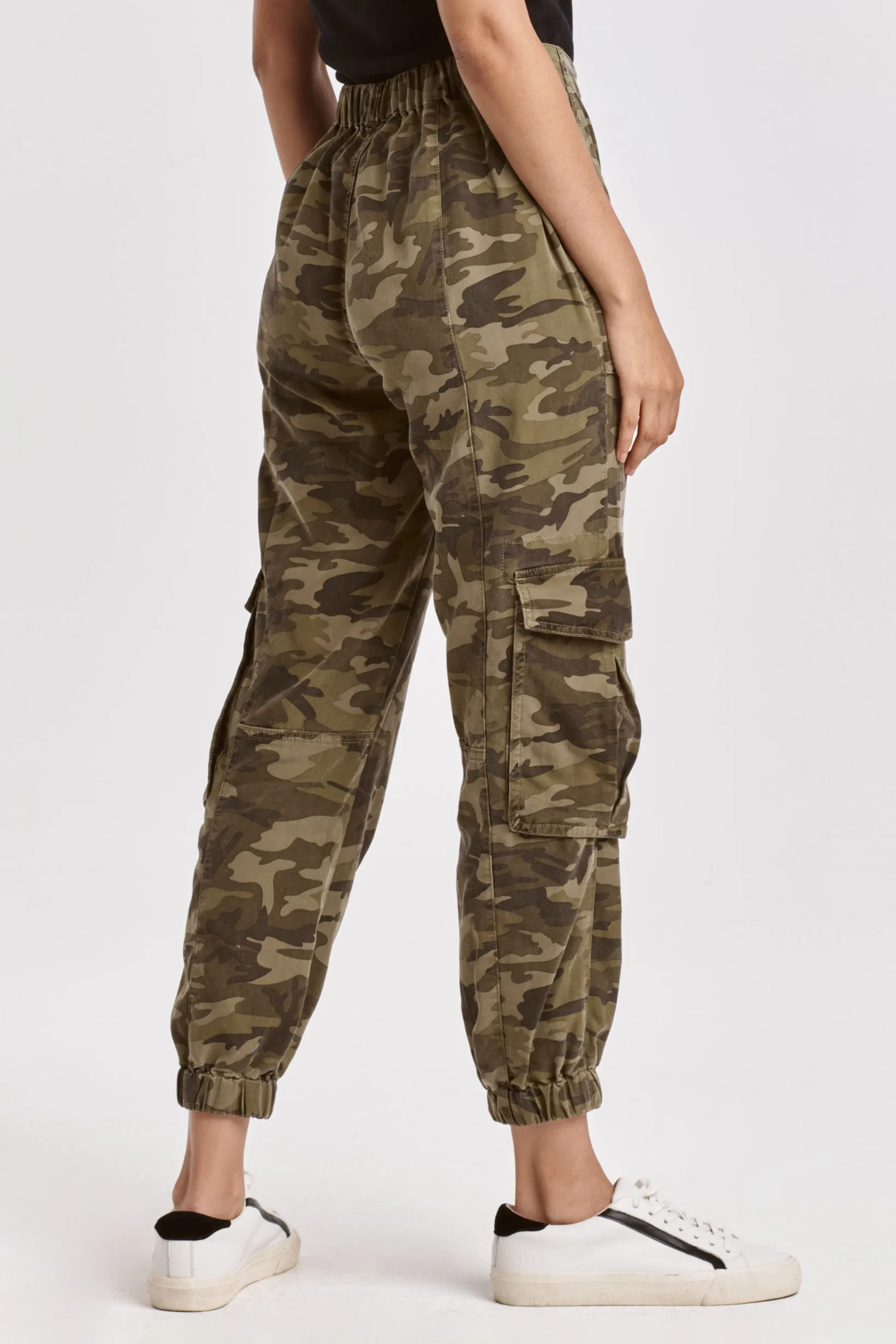 SANDY SUPER HIGH RISE ANKLE TROUSER PANTS HUNTER CAMO