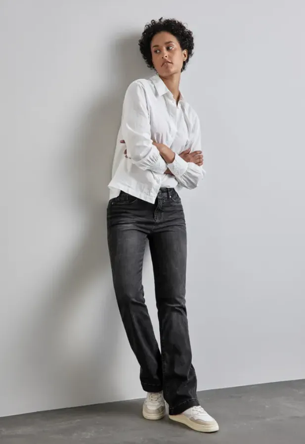STREET ONE<BR>
Bootcut Jeans<BR>
Black<BR>