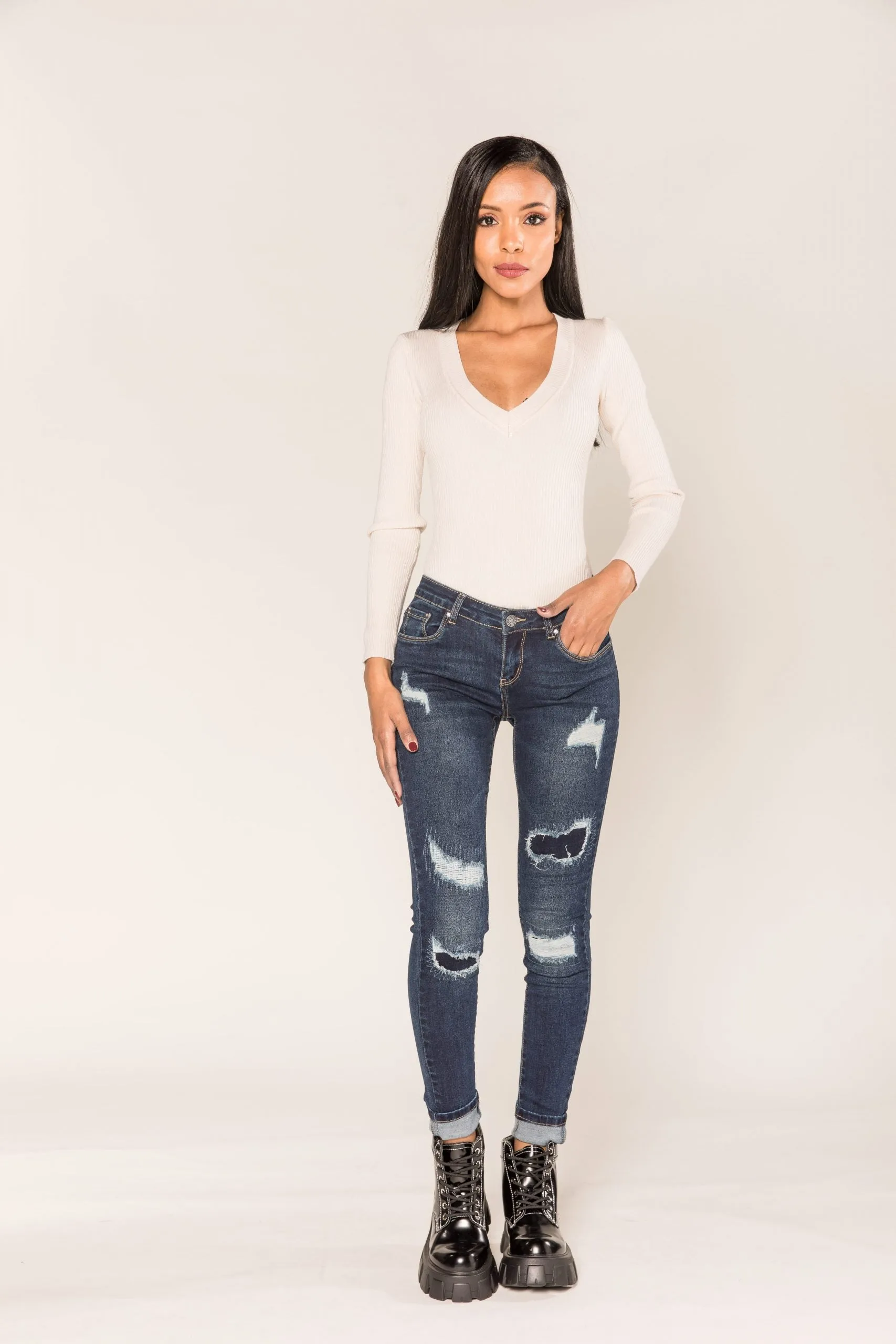 Wholesale Raw Blue Ripped Jeans