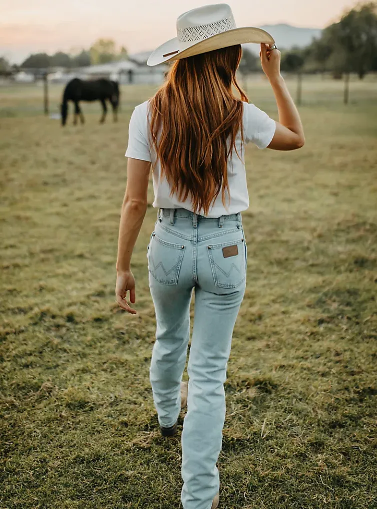 WRANGLER LADIES COWBOY CUT SLIM FIT JEAN IN BLEACH STYLE 14MWZGH